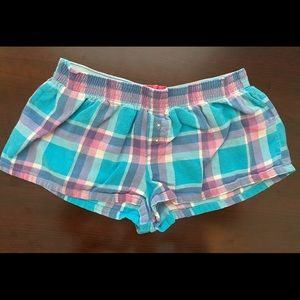 Women’s short shorts